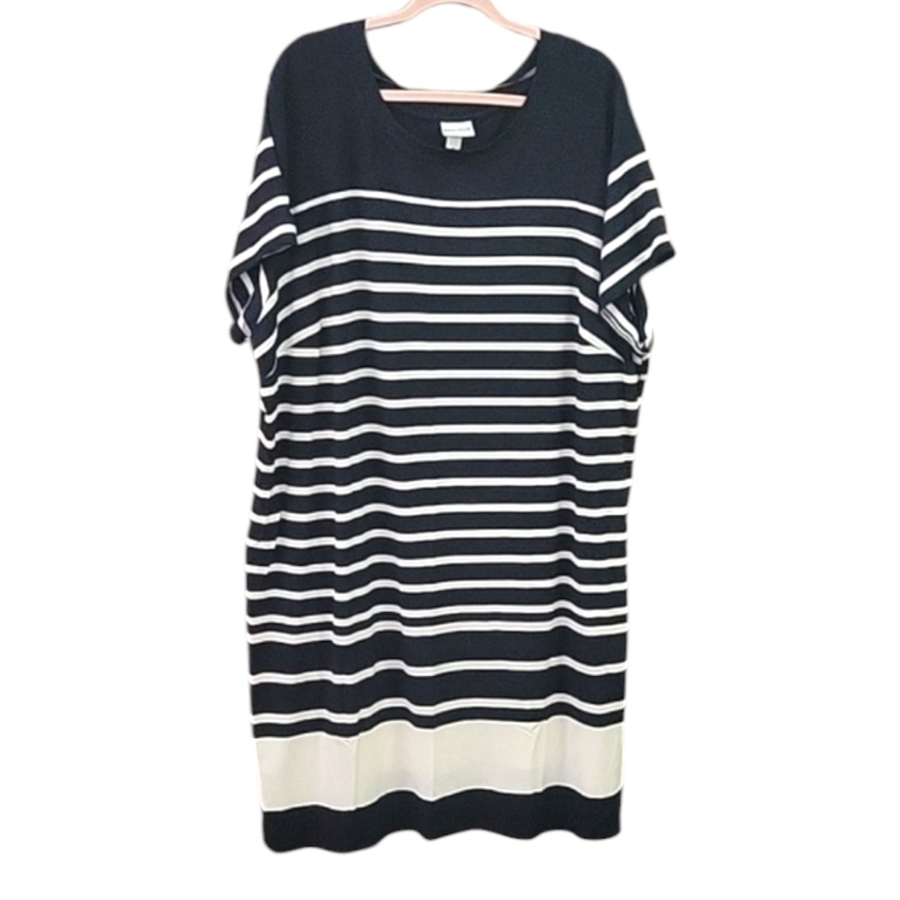 NWOT- Ava and Viv Black and White T Shirt Dress - Size 3X